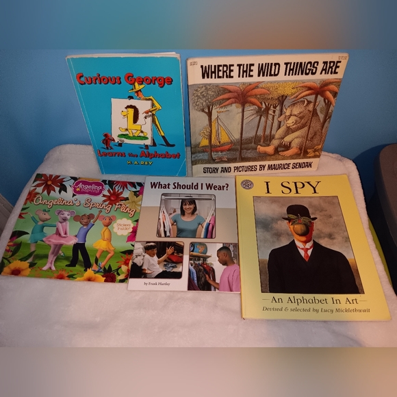 Reading Book Lot Of 5 Pre-owned Some Wear on Books - Picture 6 of 9